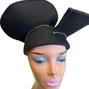 Black felt hat with diamante